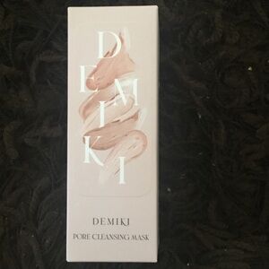 DEMIKI Pore Cleansing Mask - sealed